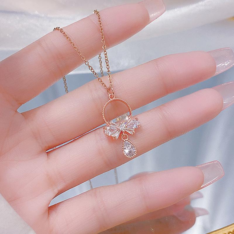 

Изысканное женское ожерелье-бант из титановой стали: Модные, Не выцветающие Ювелирные изделия - Цепочка для ключицы