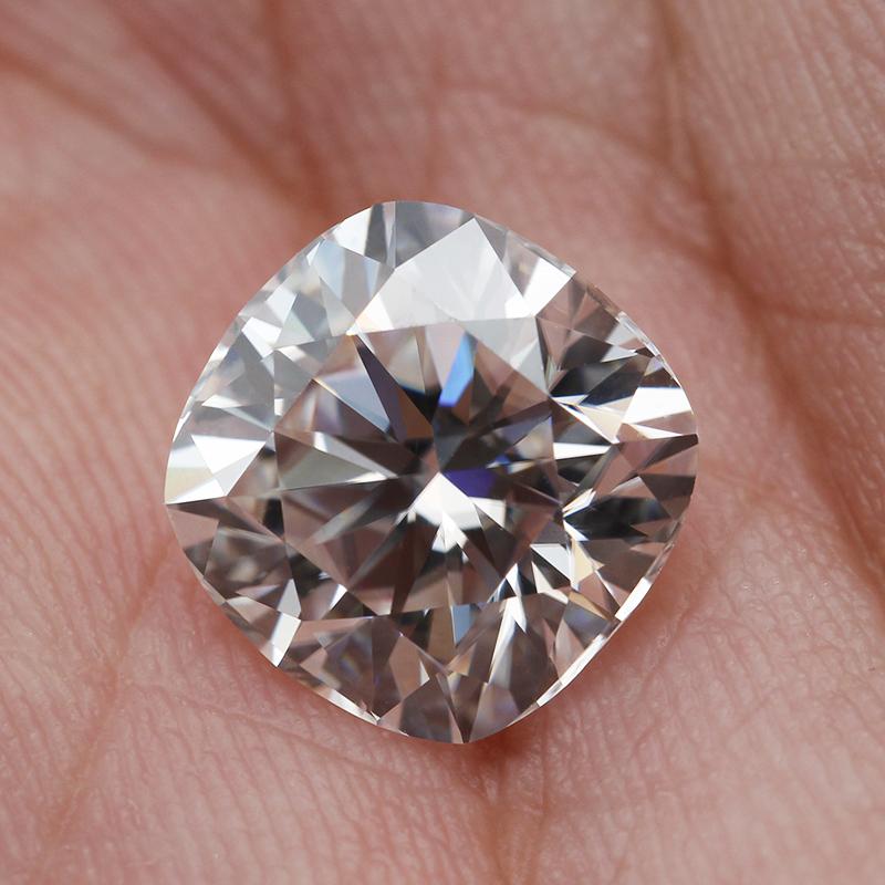 D-Farbe Moissanitstein Rund / Oval / Tropfen / Radiant / Smaragd / Herz / Prinzessin / Kissen / Asscher / Trilliant Schliff 1,0-5,0 Karat