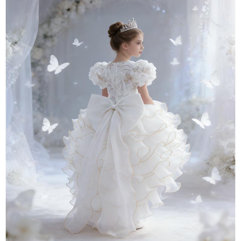 Rochie elegantă pentru copii cu mâneci bufante, broderii, o trenă și o fustă de prințesă pe straturi – perfectă pentru petreceri de ziua de naștere și ca rochie de domnișoară de onoare