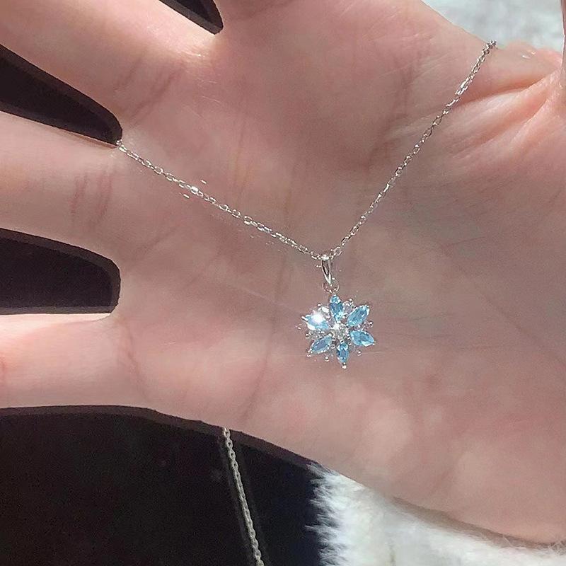 Blue shiny zircon snowflake necklace women sweet temperament clavicle chain autumn and winter stainless steel necklace
