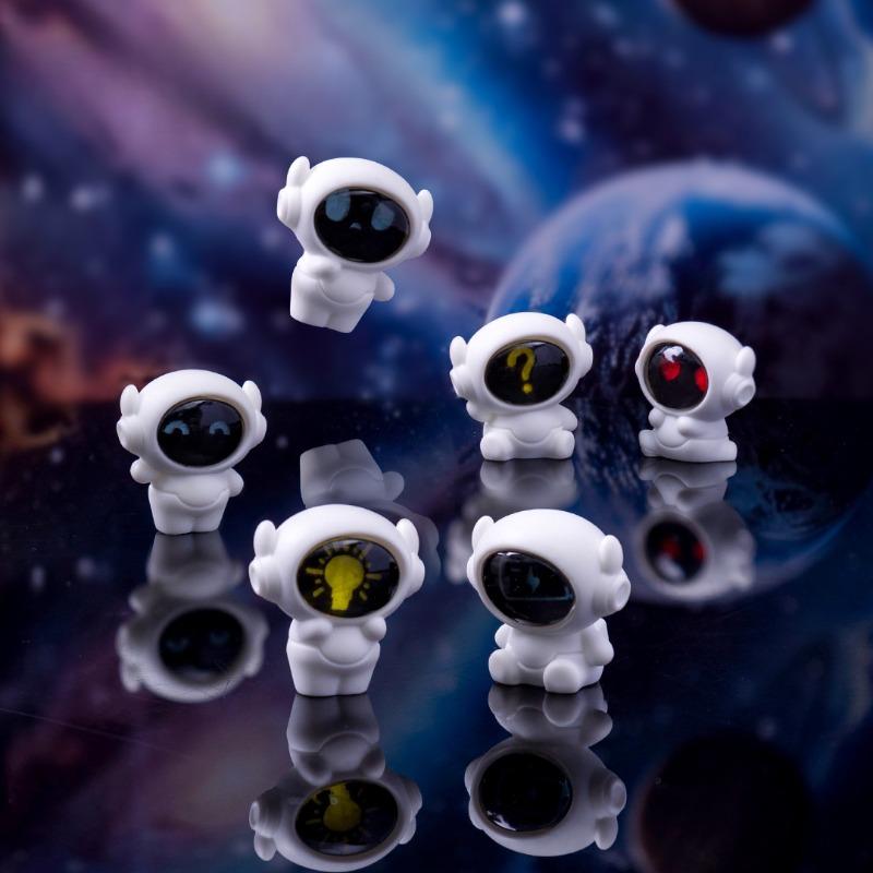

Micro-landscape Cartoon Expression Astronaut Robot Figurine Decoration Blind Bag Hanging Accessory Mini Trinket 1#