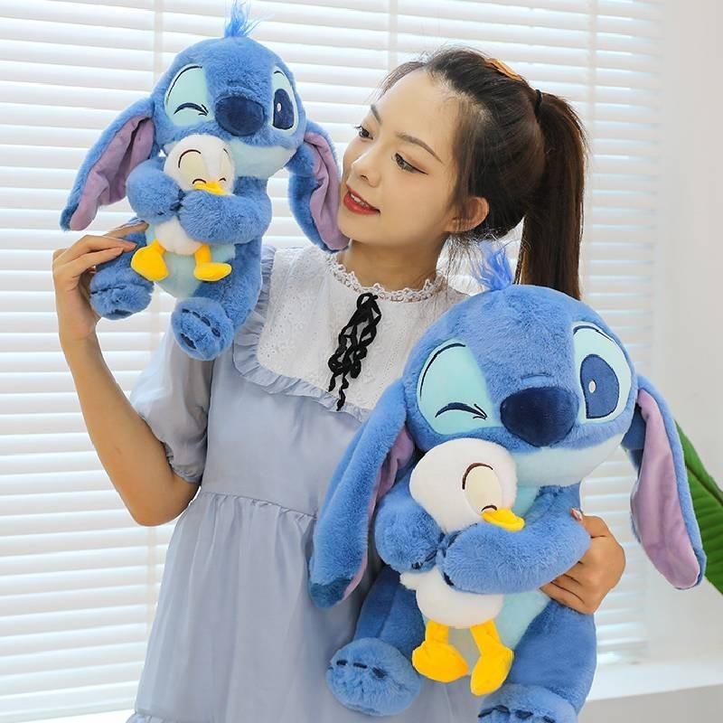Sevimli Ördek Kucaklayan Stitch Peluş Oyuncak Yumuşak PP Pamuk Dolgulu Bebek Çocuklar ve Kız Arkadaşlar İçin Doğum Günü Hediyeleri