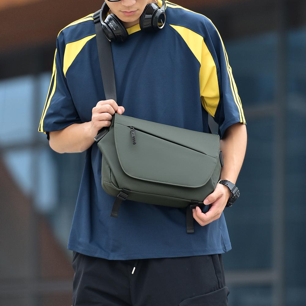 Solid Color Men's Large Capacity Shoulder Bag Outdoor Sports Crossbody Bag