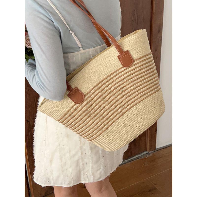 

2025 Woven Straw Bag Summer New Commuter Large Capacity Stripe Shoulder Versatile Fashion Beach Bag Women Beige