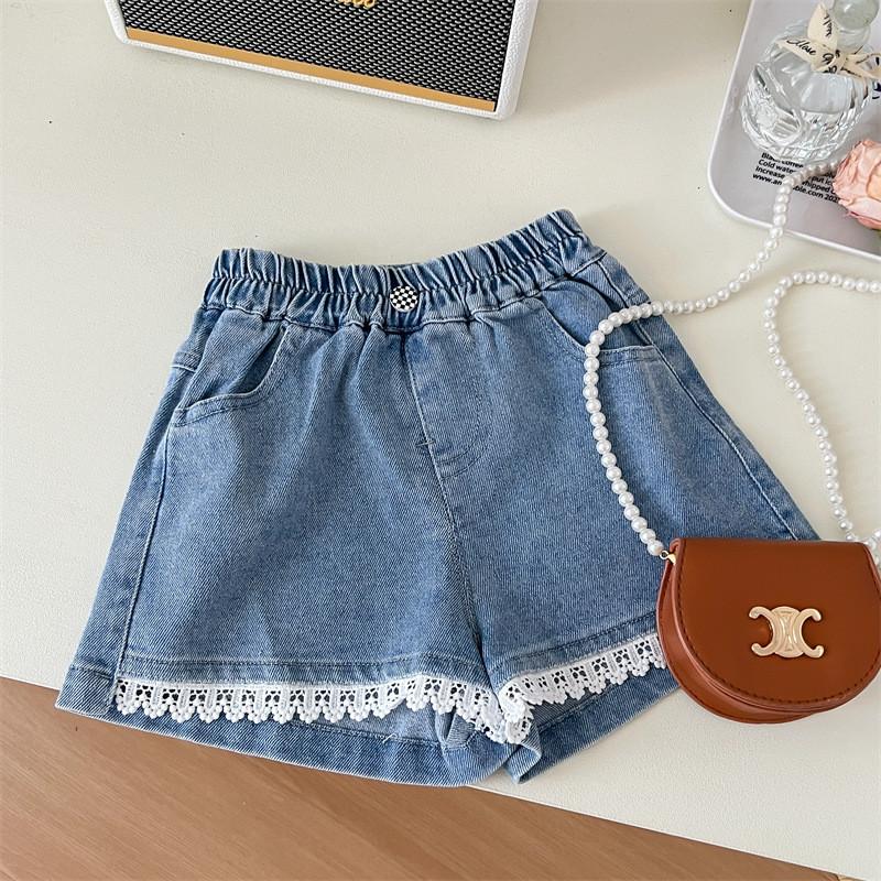 Adorable 2024 Summer New Girls Set Cute Lace Top And Trendy Korean Denim Shorts For Ages 3 To 8