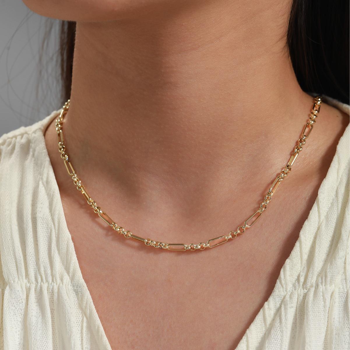 

Женское простое ожерелье из цепочки золотой