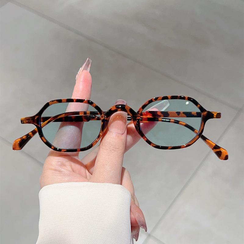 Small Frame Vintage Ellipse Sunglasses for Women Men Trendy Luxury Brand Designer Sun Glasses Hip Hop Shades UV400