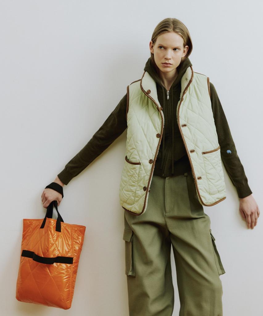 Molliolli Dali Padded Two-Way Reversible Tote Bag [Orange]