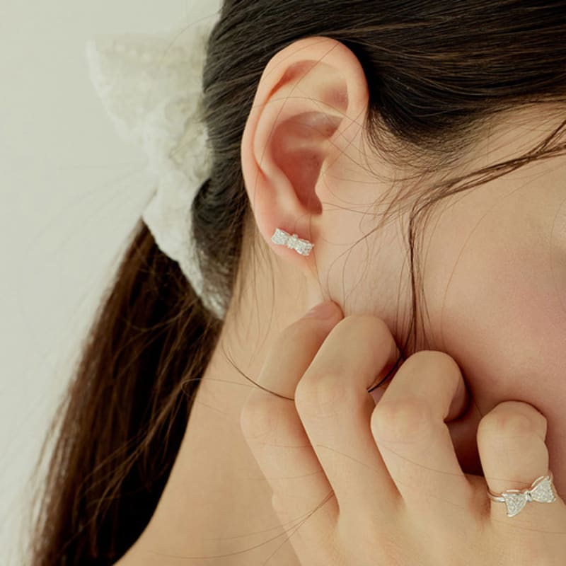 Murmur [925silver]Petit Ribbon Cubic Earrings