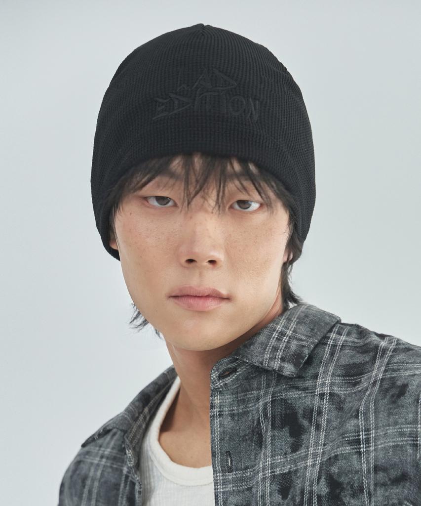 Ladeuedisyeon Waffle Logo Beanie_Black