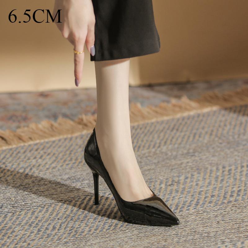 Mode High Heels für Damen Spitzschuh Schmale Absätze Lederschuhe für Damen Flacher Ausschnitt Lackleder Silber Einzelne Schuhe