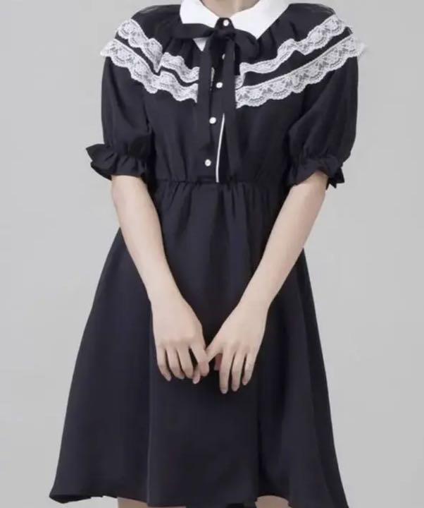 

[Б/У] Цельное платье с оборками, мечтательным кружевом, тюлевым воротником и лентой. Массовое производство. Мечтательно и болезненно мило.