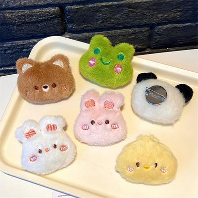 Cute Cartoon Broszki ze zwierzętami Żaba Niedźwiedź Królik Panda Laska Pluszowa lalka Torba podkreślająca osobowość Przypinka Ubrania Dekoracyjne akcesoria