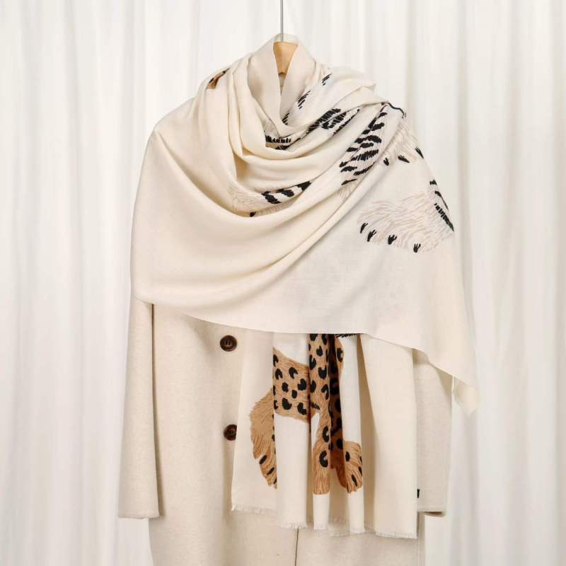 American Old Money Style Lazy Double-headed Leopard Silk Scarf Shawl Female Noble Light Luxury Temperament Versatile Scarf Air Conditioner Outside the