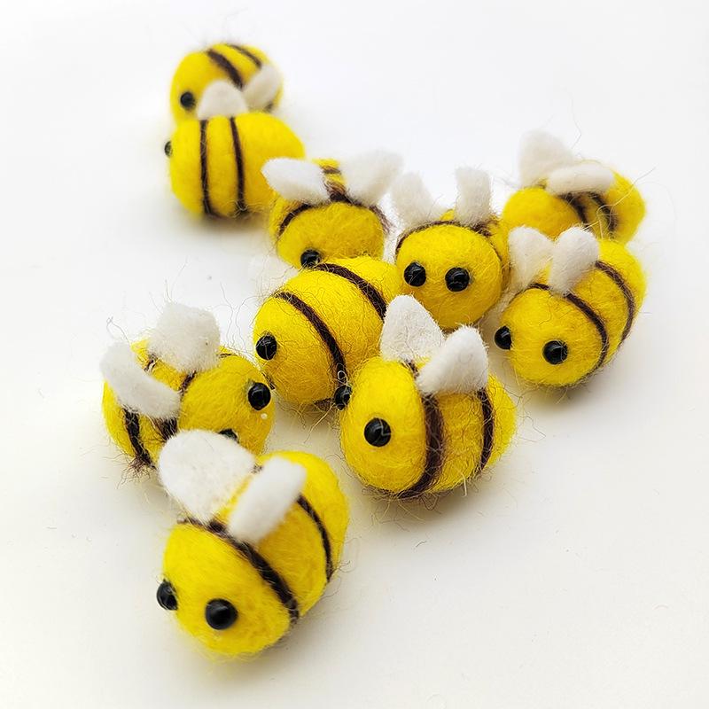 DIY Plush Bee Hair Clip and Animal Felt Ornaments Kit