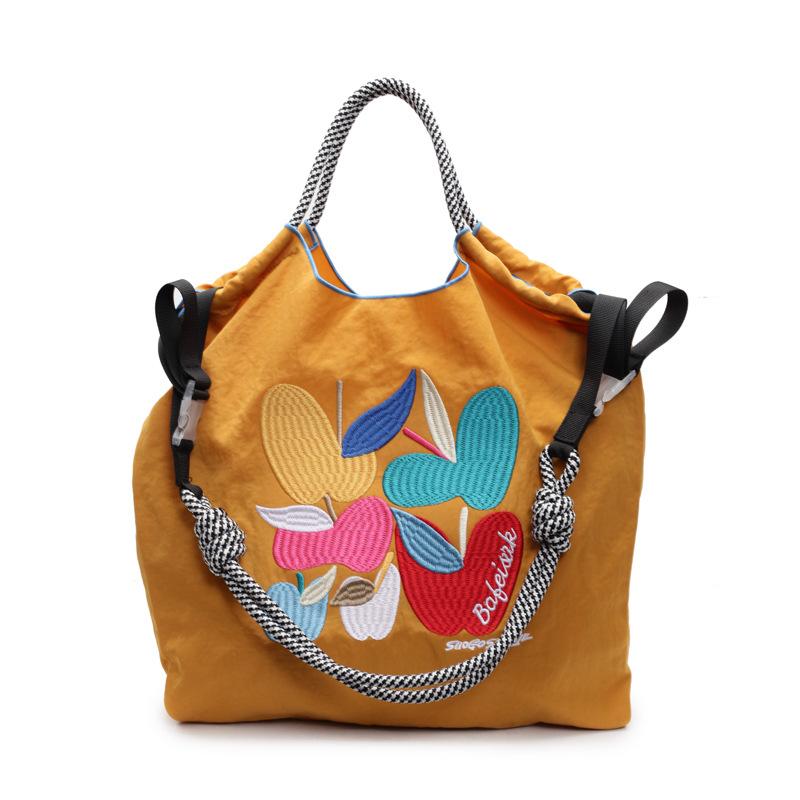 Xia Shangxin embroidered bag 2025 new Japanese cartoon shoulder shopping bag women's large-capacity versatile commuter bag