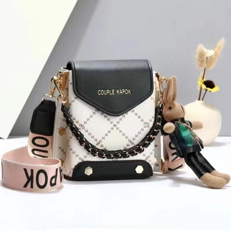 

New versatile shoulder messenger bag mini mobile phone bag women s summer Taiwan and Korean version simple small square bag 18*10*18cm чорний