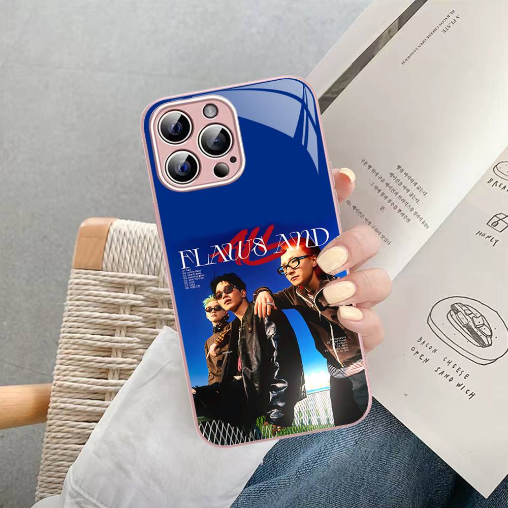W-Wave To Earth Band Tempered Glass For Iphone 14 13 12 11 Pro Mini XS MAX 14Plus X XS XR Cover