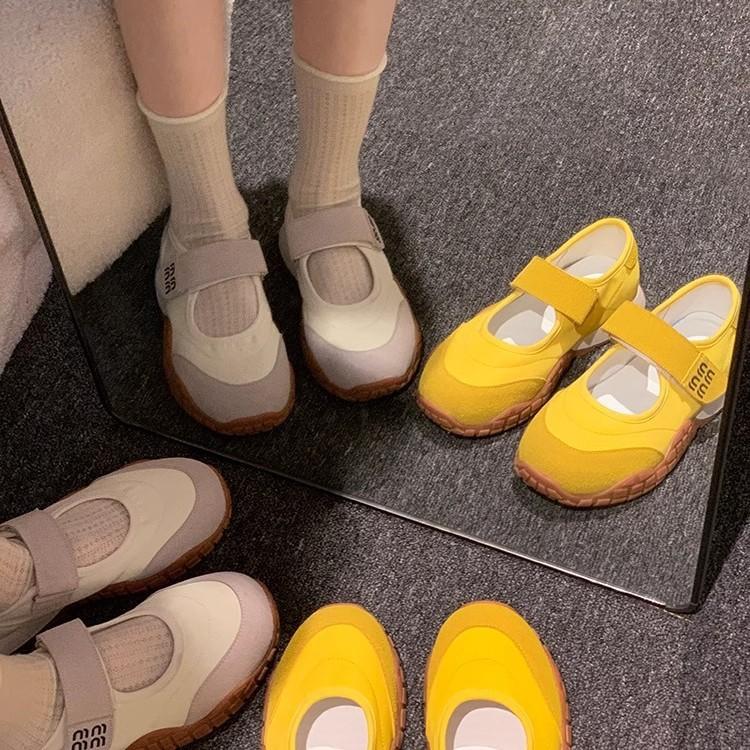 Spring new non-slip thick-soled casual round head Velcro heightening and slimming retro women's shoes