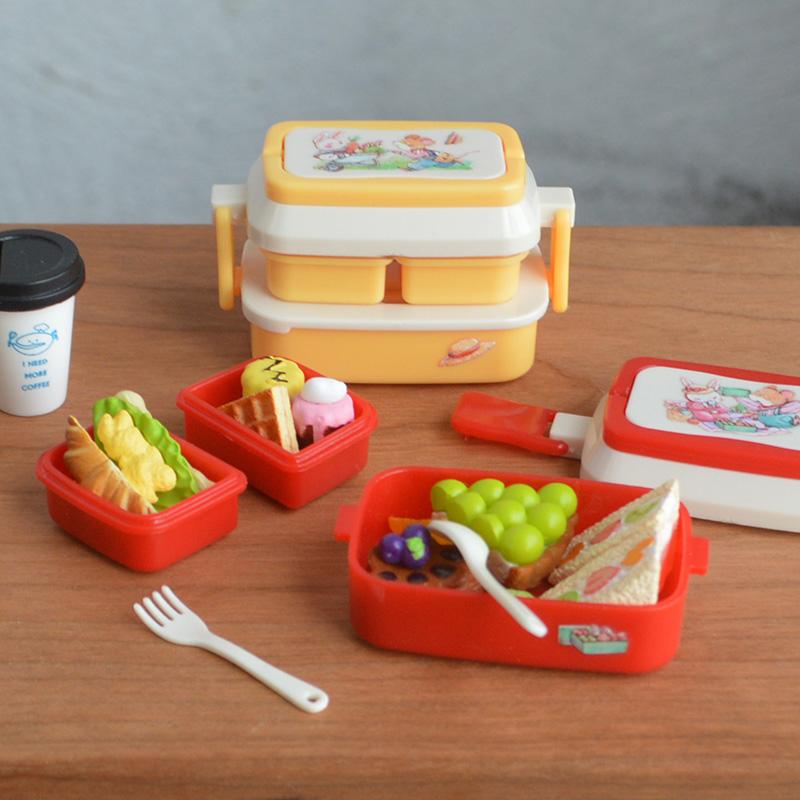 1/12 Dollhouse Simulation Hand-Held Lunch Box Picnic Box Model Doll Home Mini Kitchen Tableware Decoration Pretend Play Toys