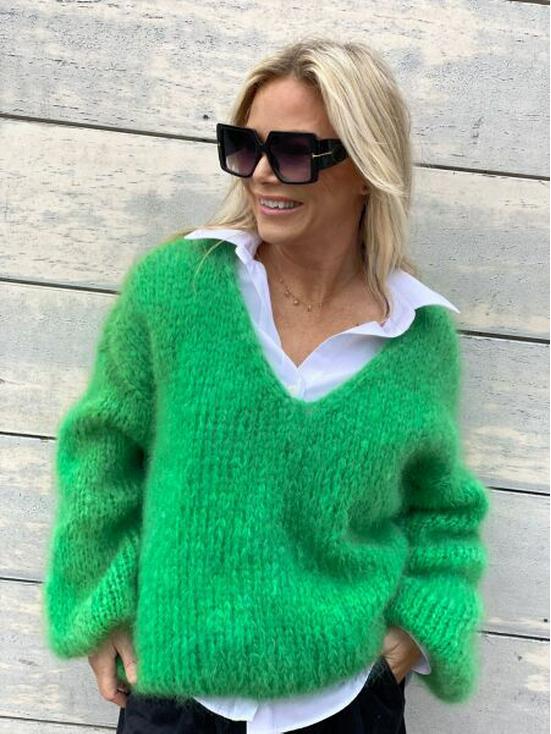 2025 Autumn/Winter Chunky Knit V-Neck Long-Sleeve Sweater