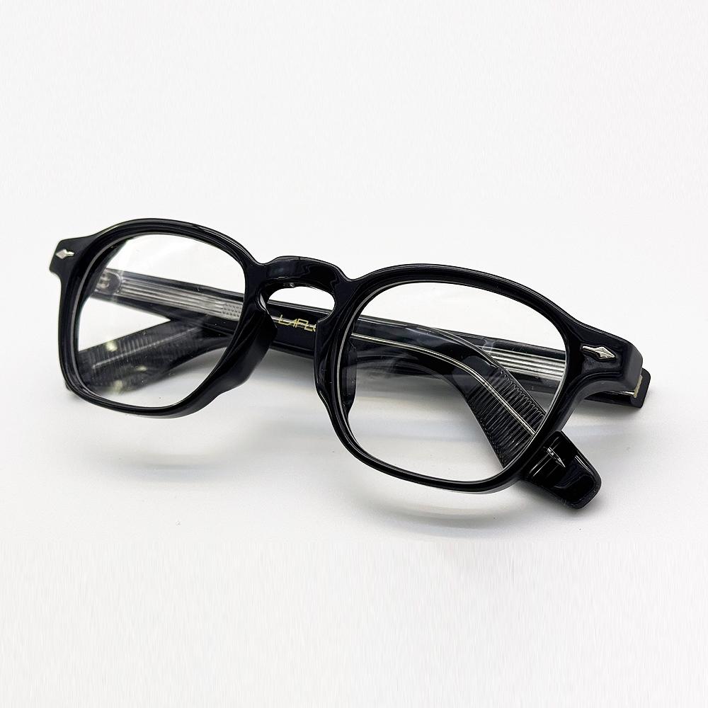 Lapeullolida Before Black Horn-Rimmed Glasses
