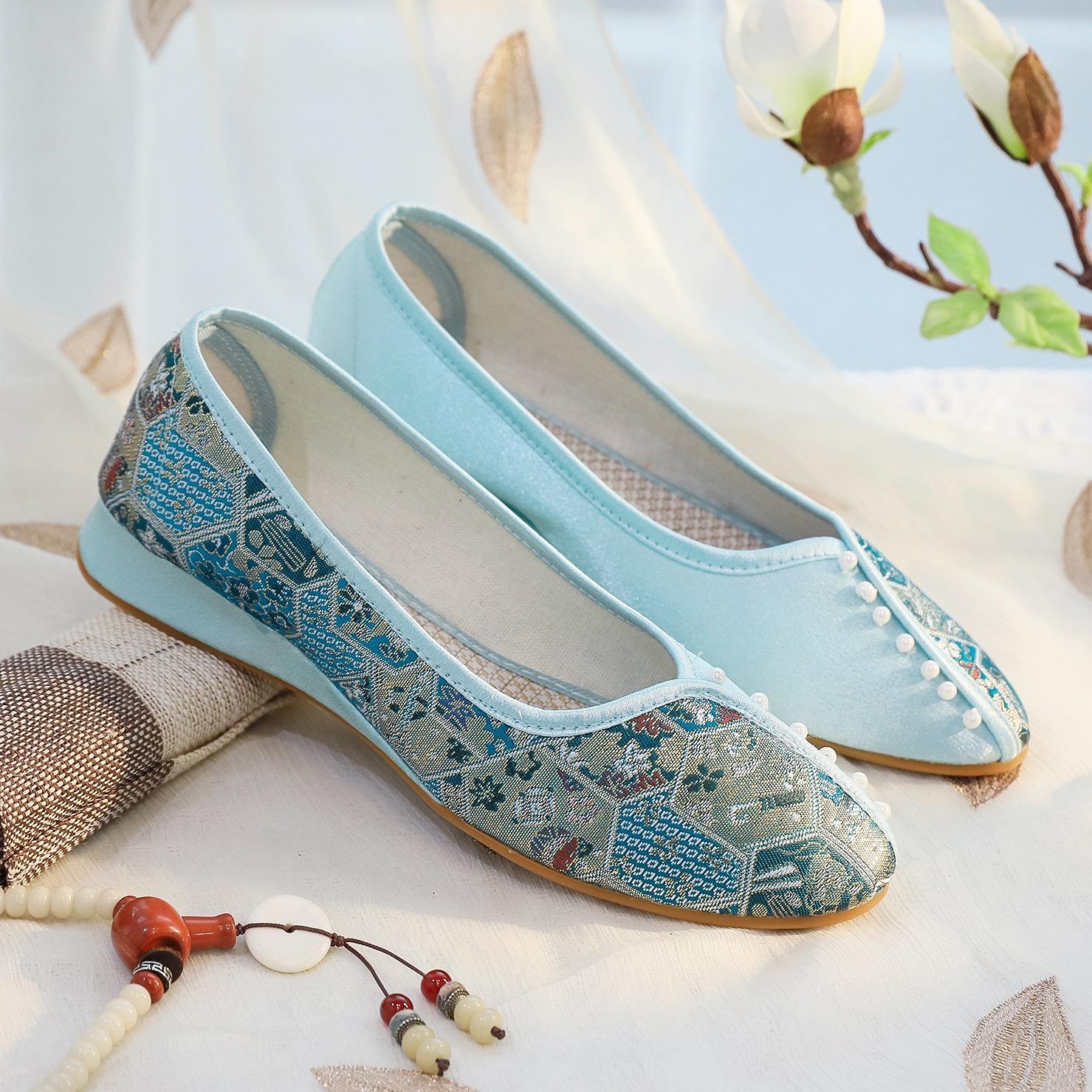 

[Облако] Летом 2024 года появятся новые старинные женские туфли чеонгсам, туфли ханьфу в этническом стиле на среднем каблуке, вышитые женские туфли из ткани 40 зелёный