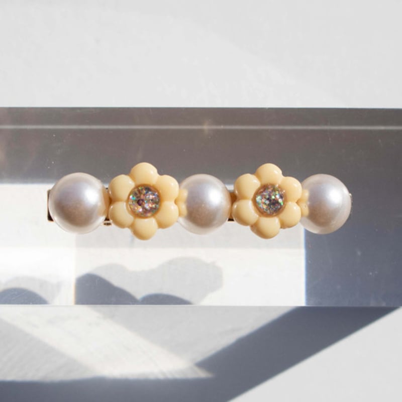 Luvinball Daisy & Pearl Hair Clip