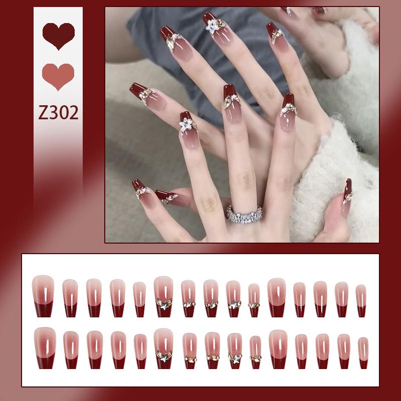 

Бордовый французский маникюр, высококачественные типсы Glue Type