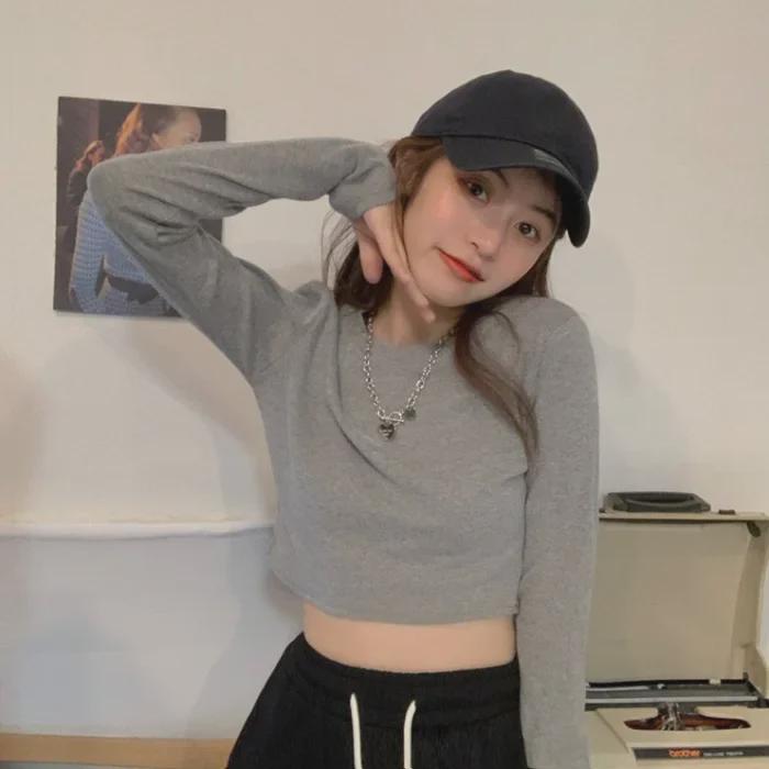 Korean Style Women’s Long-Sleeve White Crop Top T-Shirt, Slim Fit, Perfect for Spring and Autumn Trends