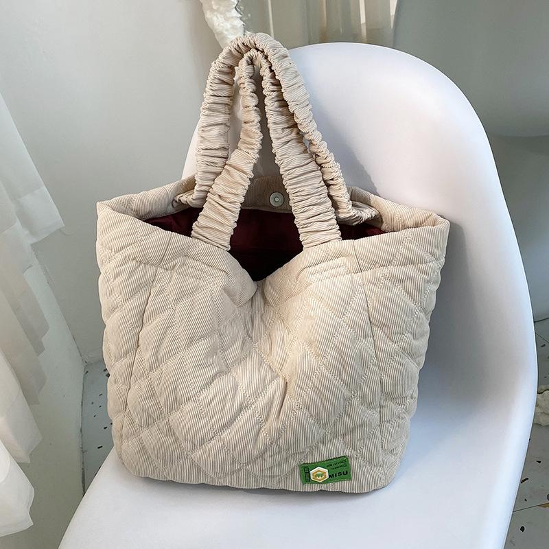 

Autumn and winter new diamond women s bag casual shoulder armpit bag simple large-capacity handbag tide бежевый