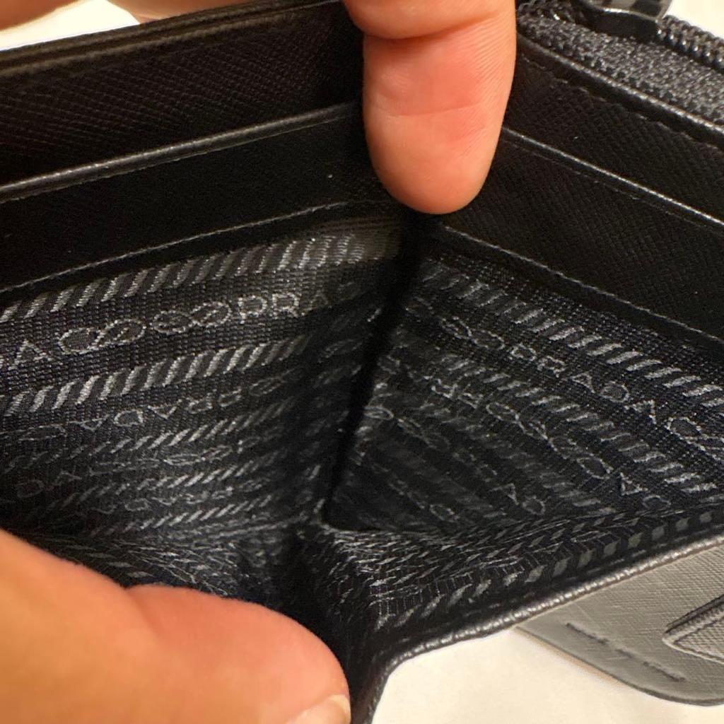 Used PRADA Saffiano Bi-fold Wallet Round Zipper Black Beautiful Condition