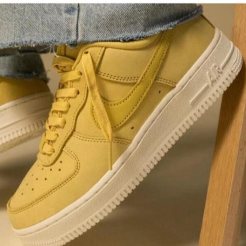 Nike Women S Air Force 1 Premium Mf Dr9503 700