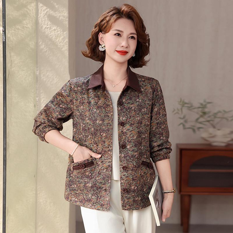 2026 Stylish Spring/Autumn Jacket for Middle-Aged & Elderly Women: Loose, Slimming Fashion Coat