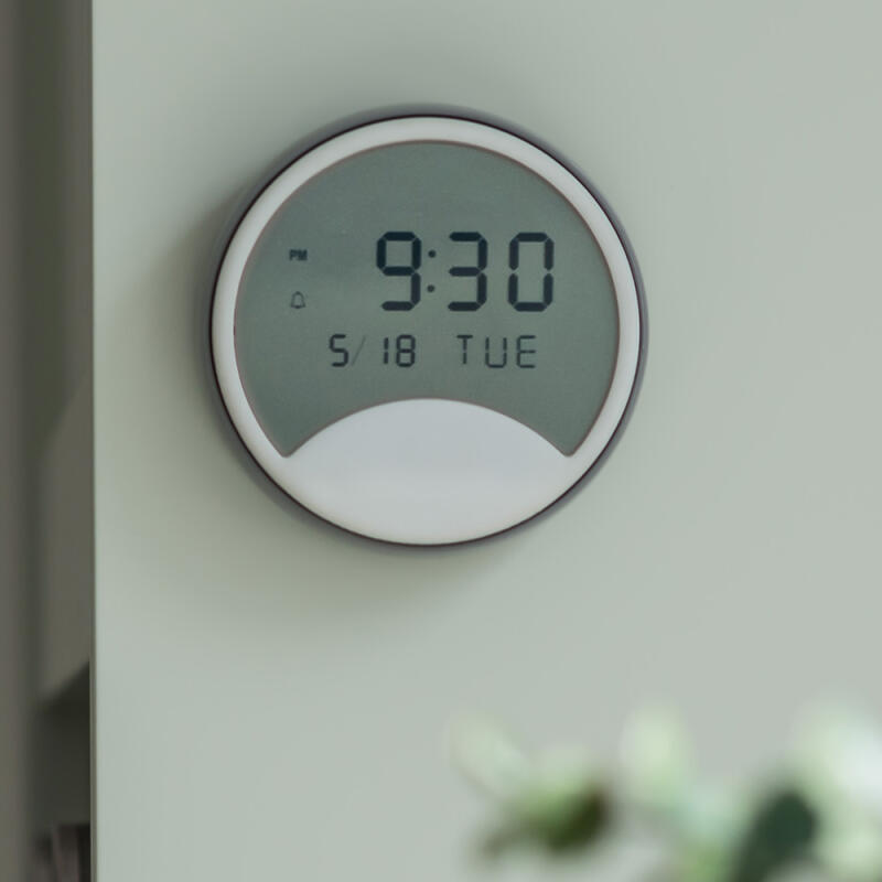 Half-moon digital bathroom suction silent waterproof clock
