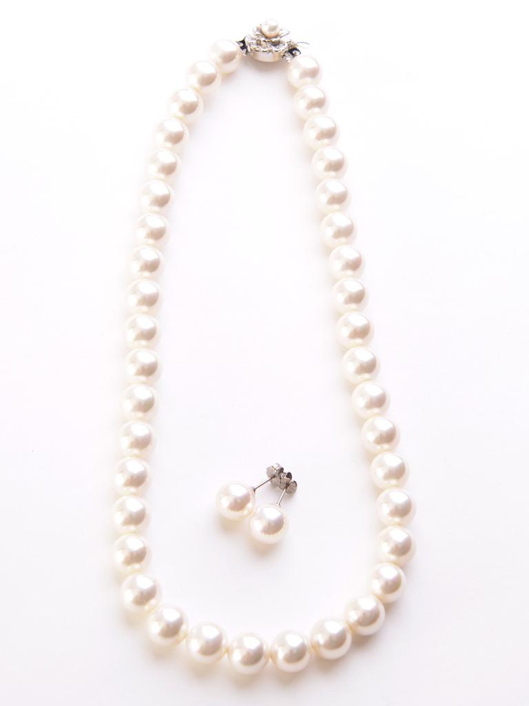 Aurora High-Grade Hanadama Aurora Genuine Shell Pearl 10mm Necklace and Earring Set, Made In Japan, 16-inch, AK Series (Aurora Cream & Earrings)