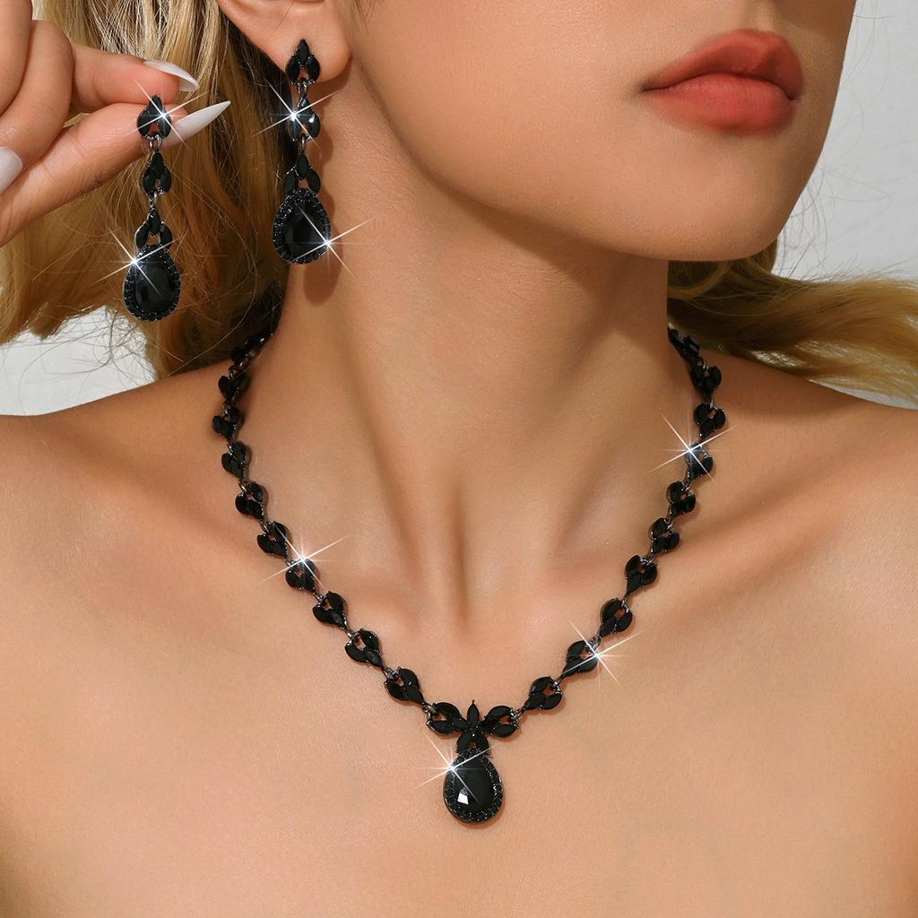 European and American Fashion Green Blue Red Rhinestone Necklace Earrings Bracelet Ring Set Full of Diamonds Four-piece Set 2026