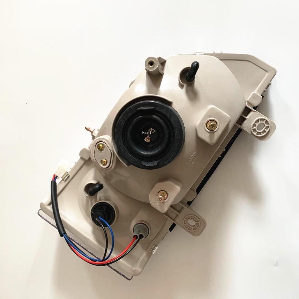 Compatible with Foton Motor Trucks: Era Lingyun Hongyun C Version Headlight Assembly.