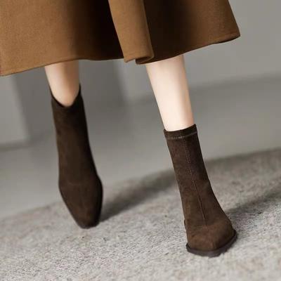 Botines de gamuza de moda para mujer, tacones altos, moda de invierno, zapatos de punta puntiaguda sexy para mujer, botas de nieve elegantes de moda 2024
