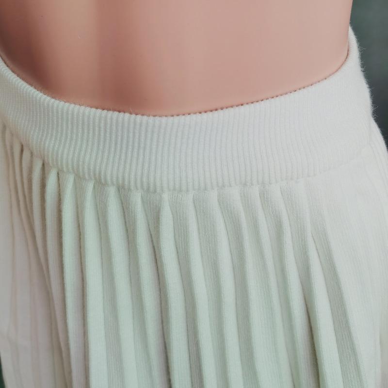 Spring and Summer Women's Woolen Knit Small Bra Pleated Short Skirt Suit