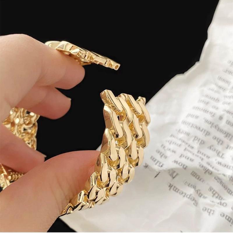 Women's Double-Layer Strap Bracelet: Light Luxury Exquisite Fashion Armlet in Cold Style