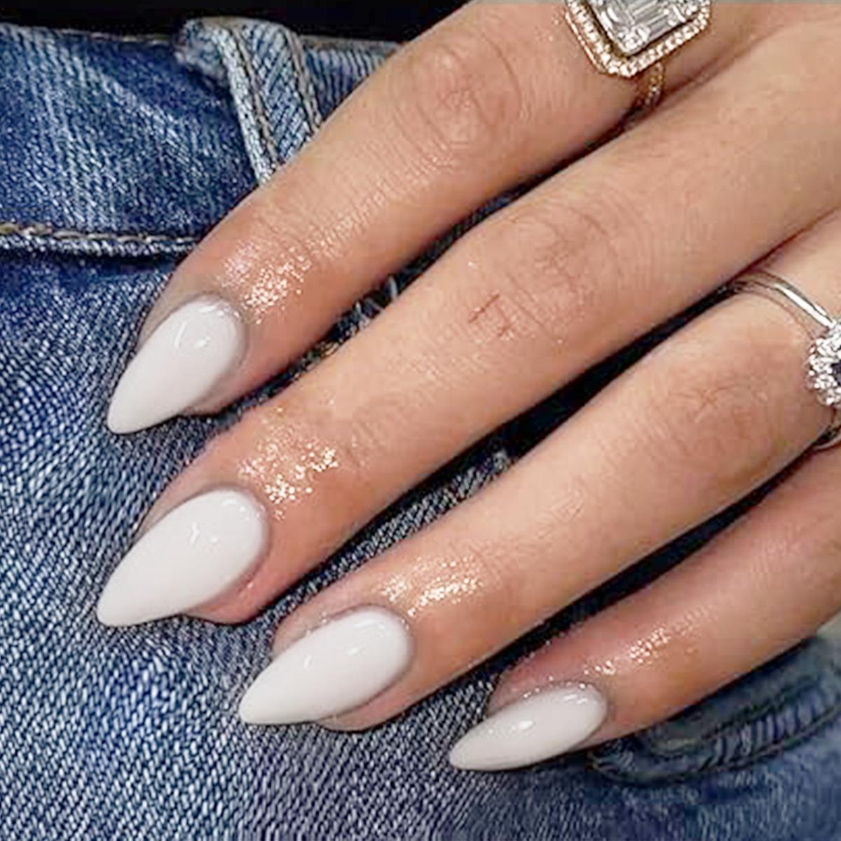 

Набор глянцевых миндалевидных накладных ногтей - 30 коротких съемных штук Glue Type