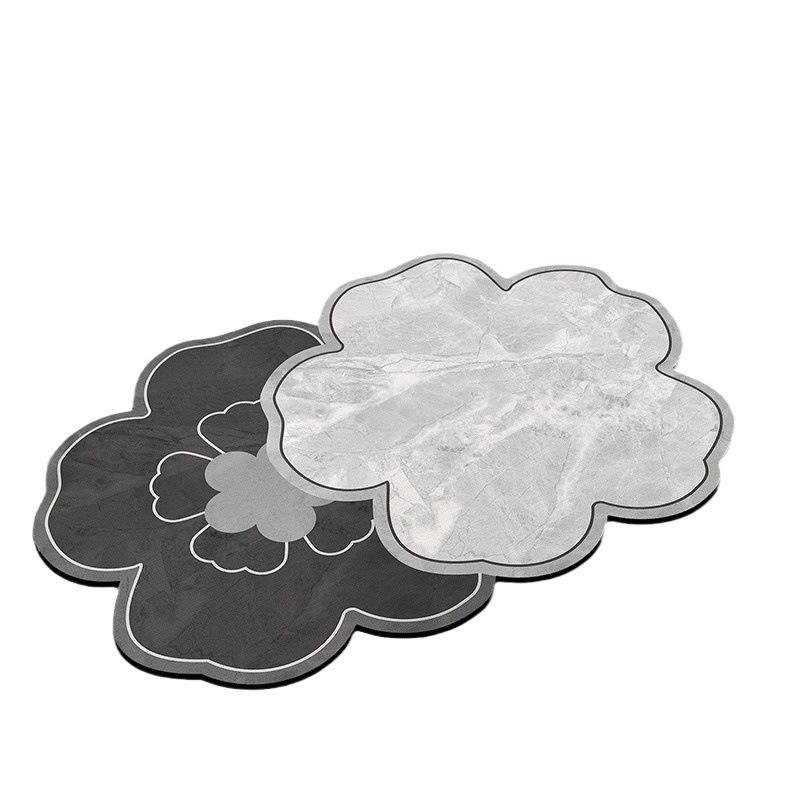 Anti-Slip Absorbent Bathroom Mat: Irregular Flower Design, Dirt-Resistant Diatomaceous Earth