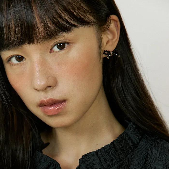Onyx Ribbon Earring