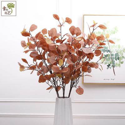 Decoração de casa – Flores e coroas artificiais