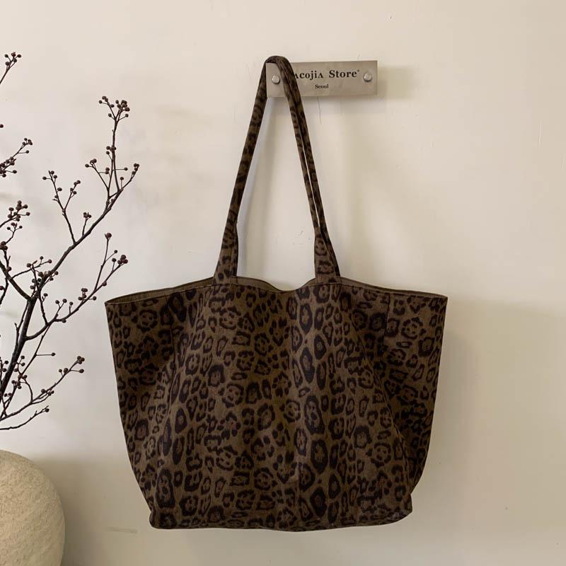 Retro Large-capacity Tote Bag Women's New Versatile Leopard Print Shoulder Bag College Student Class Commuter Bag