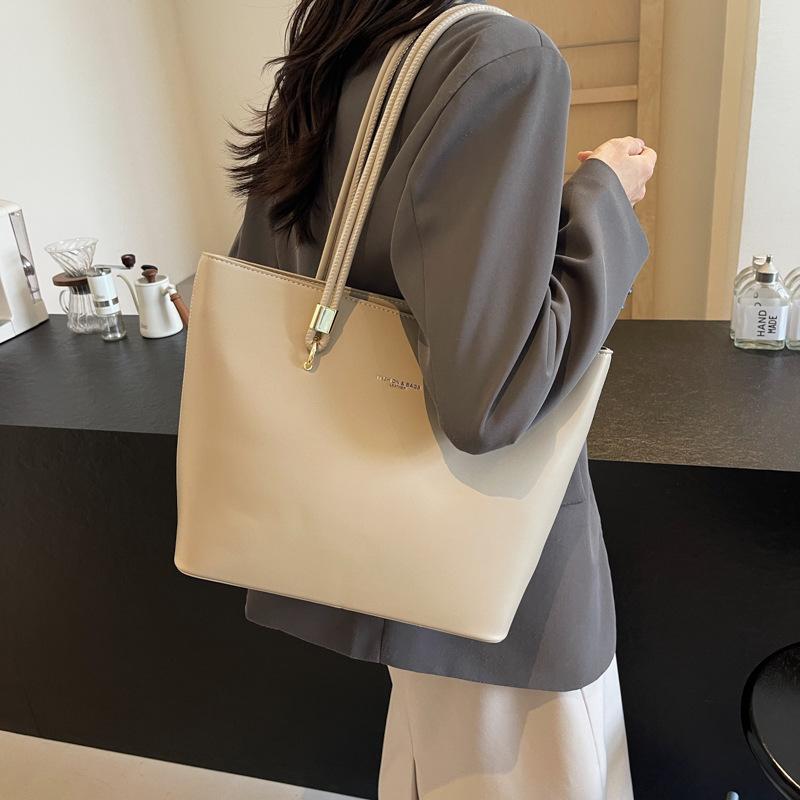 Big bag women's spring and summer new trendy simple large-capacity tote bag fashionable commuter shoulder bag