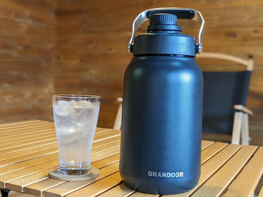 GRANDOOR Half Gallon Ice Keeps Cold or 2L Water Bottle Jug, 1.9L, Hot,