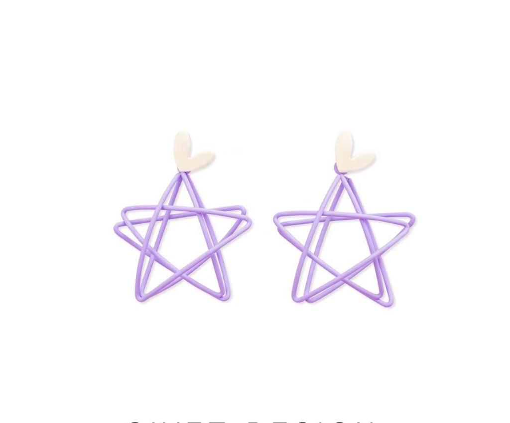 European Minimalist Star Earrings with Heart Decoration Hollow Five-Pointed Star Design,Suitable for Daily and Party Accessorie