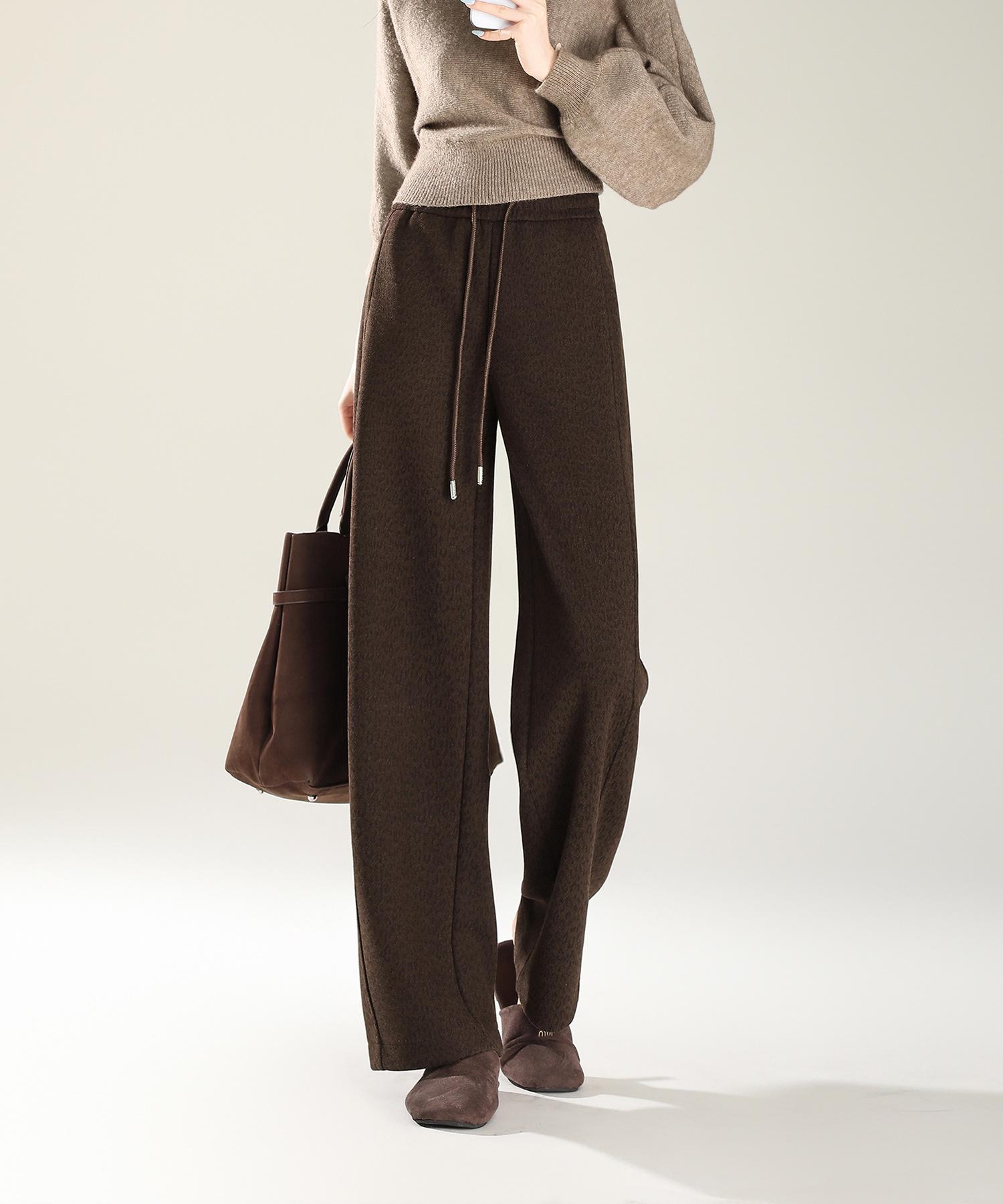 

Женские городские брюки широкого кроя на флисовой подкладке из смесовой шерсти: Бестселлер осени 2025 года для комфортных повседневных поездок L (85-100 jin)